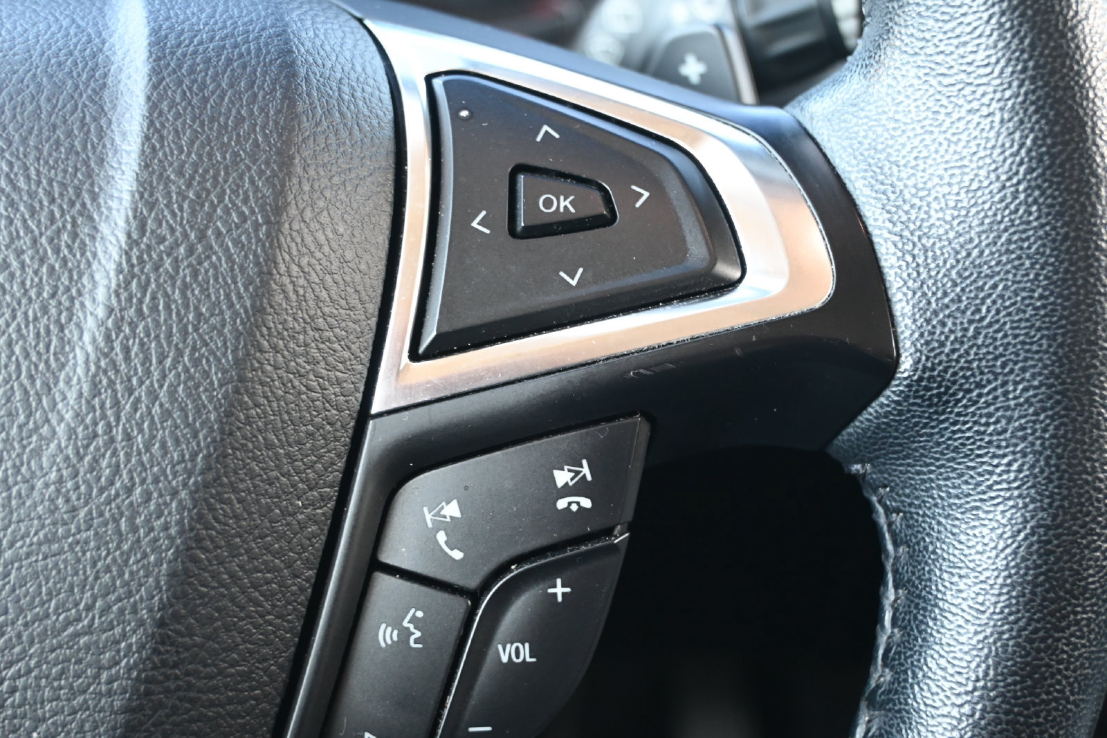 Used 2023 Ford Edge SEL w/ Convenience Package AWD/4WD image 15