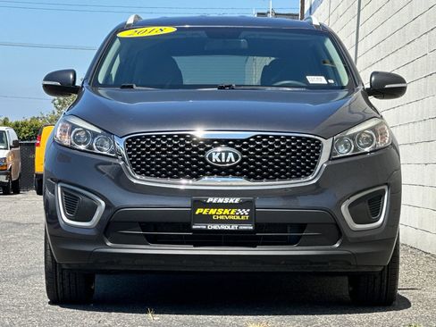 Used 2018 Kia Sorento FWD image 9