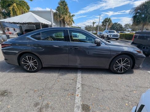 Used 2024 Lexus ES 350 w/ Premium Package image 22