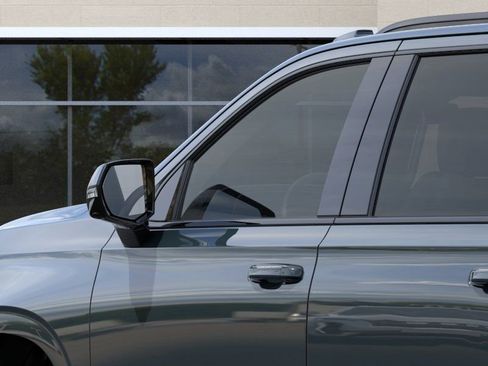 New 2026 Cadillac Escalade ESV V AWD/4WD image 12