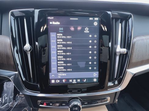 Used 2023 Volvo S90 B6 Ultimate image 18