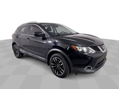 Used 2019 Nissan Rogue Sport SV w/ Technology Package image 2