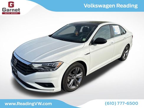 Used 2021 Volkswagen Jetta R-Line w/ R-Line Cold Weather Package image 1