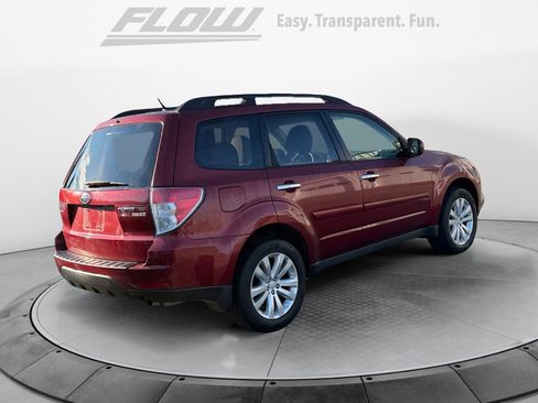 Used 2013 Subaru Forester 2.5X Premium w/ All-Weather Plus Pkg AWD/4WD image 9
