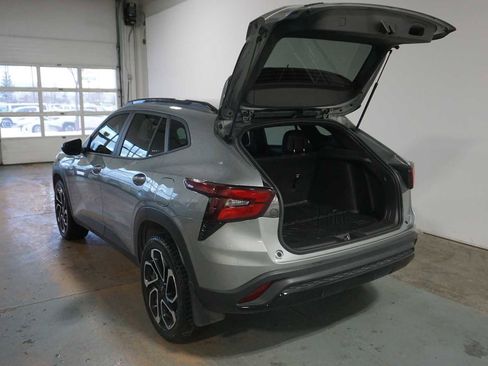 Certified 2024 Chevrolet Trax RS w/ Sunroof Package image 4