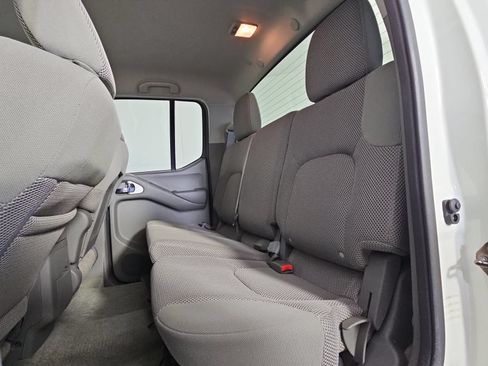 Used 2013 Nissan Frontier SV w/ SV Value Truck Pkg RWD image 11