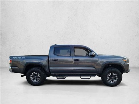 Used 2021 Toyota Tacoma TRD Off-Road AWD/4WD image 4