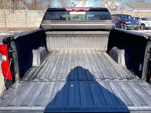 Used 2022 Chevrolet Silverado 1500 High Country w/ Technology Package image 25