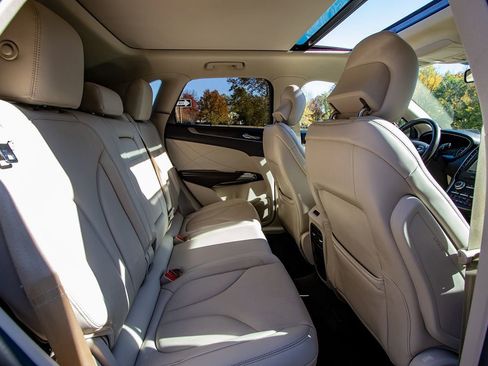 Used 2017 Lincoln MKC Reserve w/ Lincoln MKC Climate Package image 21