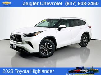 Used 2023 Toyota Highlander XLE AWD/4WD video 1