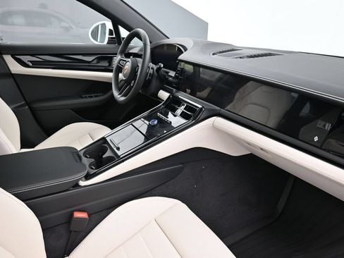 Used 2026 Porsche Panamera image 13
