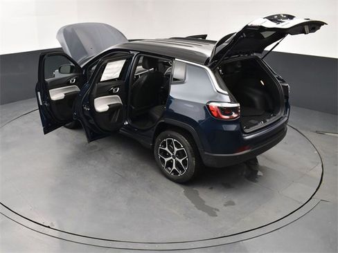 New 2026 Jeep Compass Limited image 28