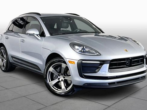 Used 2024 Porsche Macan image 3