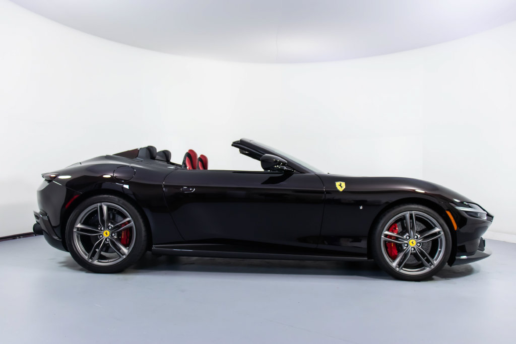 Certified 2024 Ferrari Roma Spider RWD image 3