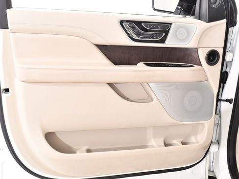 Used 2020 Lincoln Navigator Reserve w/ Luxury Package AWD/4WD image 24
