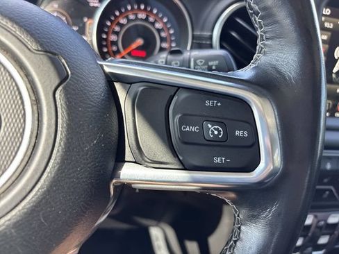 Used 2018 Jeep Wrangler Unlimited Sahara AWD/4WD image 29