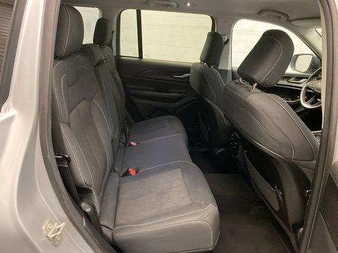 Certified 2023 Jeep Grand Cherokee Laredo AWD/4WD image 24