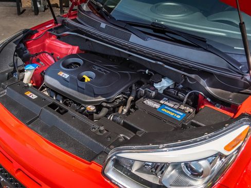 Used 2015 Kia Soul ! w/ Sun & Sound Package FWD image 11