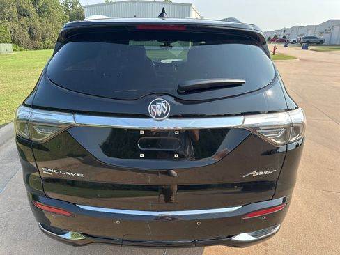Used 2022 Buick Enclave Avenir w/ Avenir Technology Package image 4