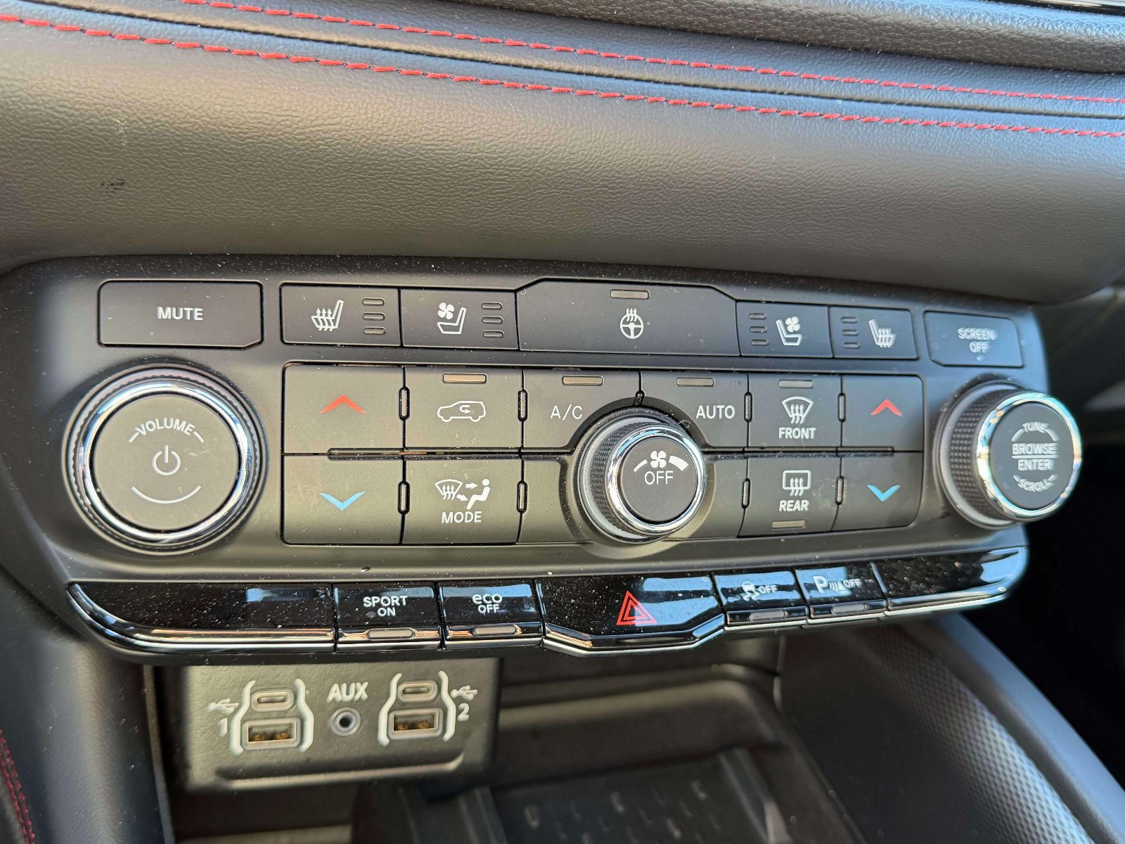 Used 2025 Dodge Durango R/T AWD/4WD image 28