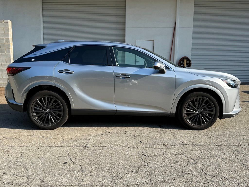 Used 2025 Lexus RX 350 Premium w/ Convenience Package FWD image 8
