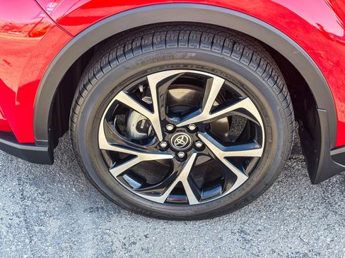Certified 2022 Toyota C-HR XLE FWD image 11