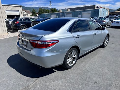Used 2015 Toyota Camry FWD image 3