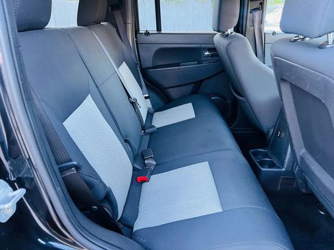 Used 2009 Jeep Liberty Sport w/ Popular Equipment Group image 17