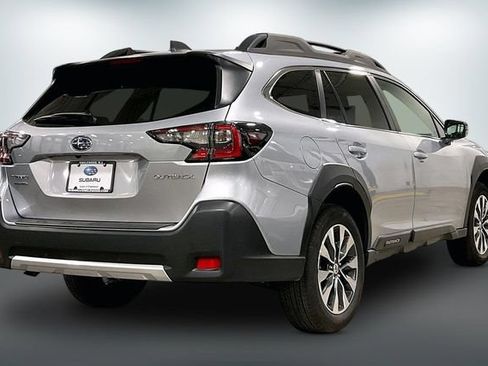 Used 2025 Subaru Outback Limited AWD/4WD image 13