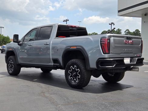 Used 2024 GMC Sierra 2500 AT4X AWD/4WD image 3
