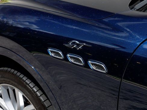 Certified 2022 Maserati Levante GT image 9