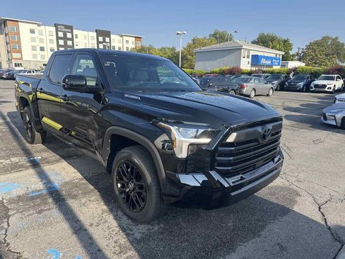 Used 2025 Toyota Tundra Limited AWD/4WD image 3