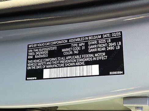 Used 2025 Volvo XC40 B5 Ultra w/ Protection Package Premier image 26