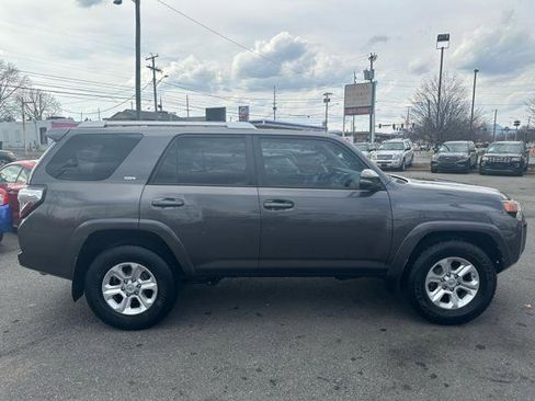 Used 2015 Toyota 4Runner SR5 Premium image 4