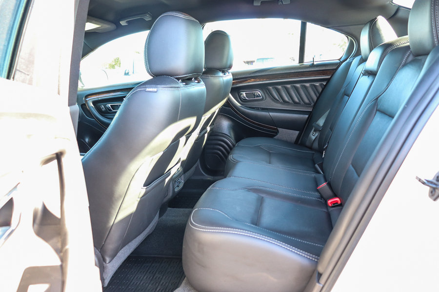 Used 2014 Ford Taurus Limited w/ Equipment Group 301A FWD image 18