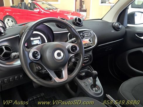 Used 2018 smart fortwo electric drive RWD image 13