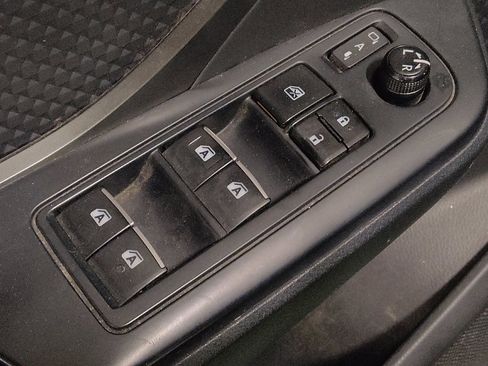 Used 2018 Toyota C-HR XLE image 27