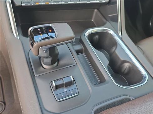 Used 2025 GMC Sierra 1500 Denali w/ Denali Reserve Package AWD/4WD image 17
