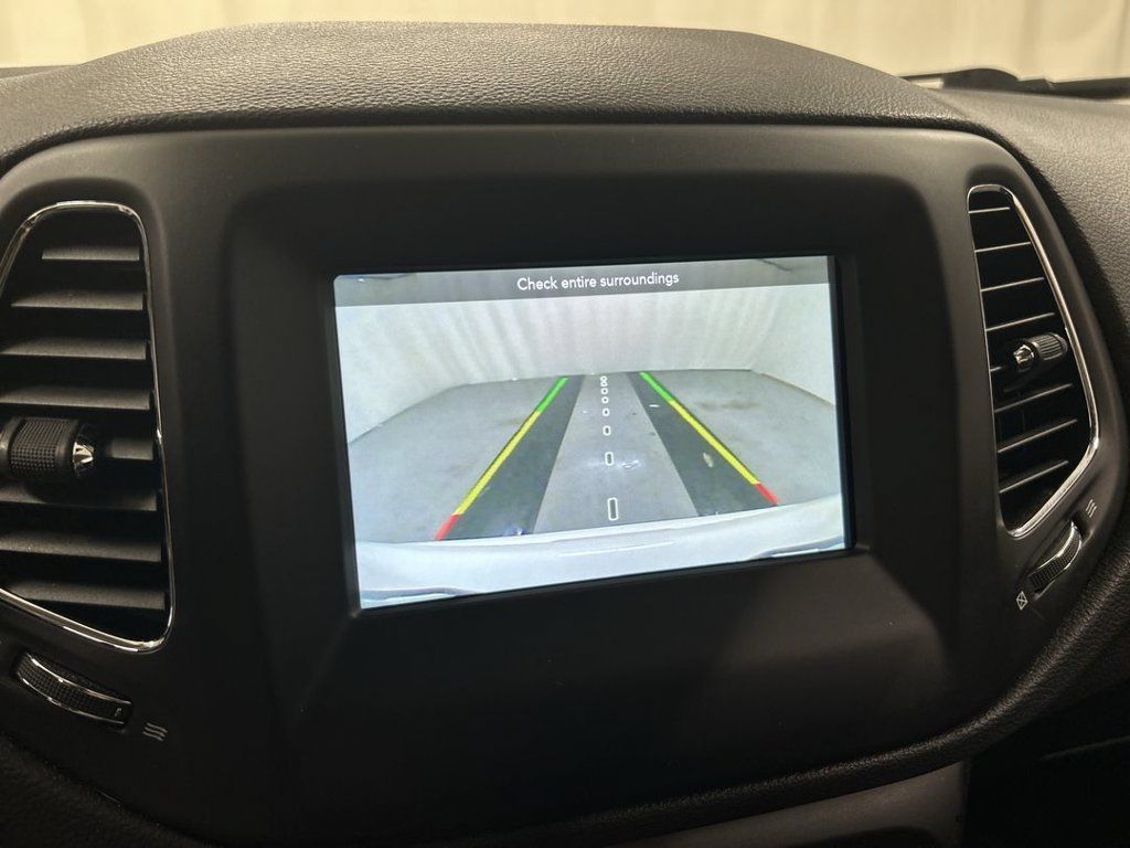 Used 2019 Jeep Compass Latitude w/ Popular Equipment Group AWD/4WD image 15