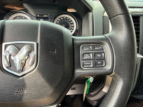 Used 2017 RAM 1500 Classic SLT AWD/4WD image 29