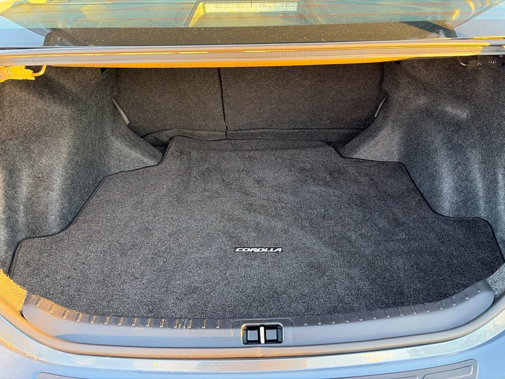 Used 2015 Toyota Corolla LE w/ Body Protection Package #1 FWD image 17