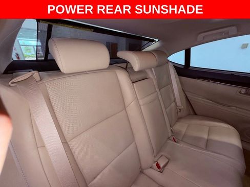 Used 2015 Lexus ES 350 w/ Ultra Luxury Package image 16