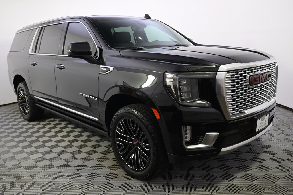 Used 2021 GMC Yukon XL Denali w/ Denali Ultimate Package AWD/4WD image 8