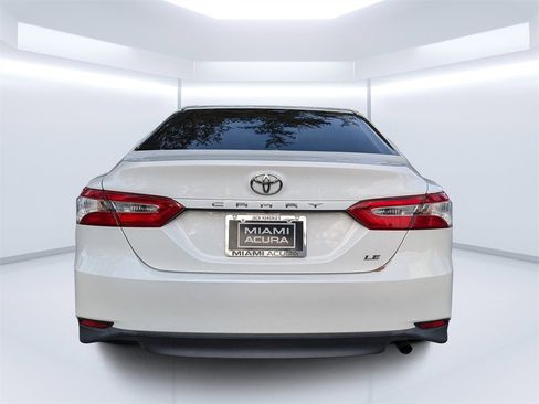 Used 2018 Toyota Camry LE image 4