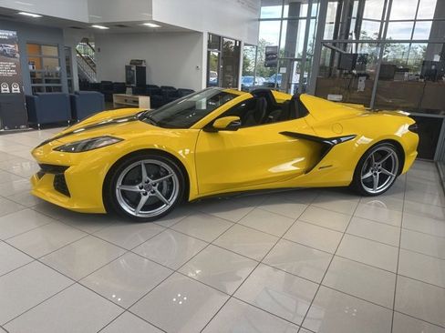 New 2025 Chevrolet Corvette E-Ray image 4