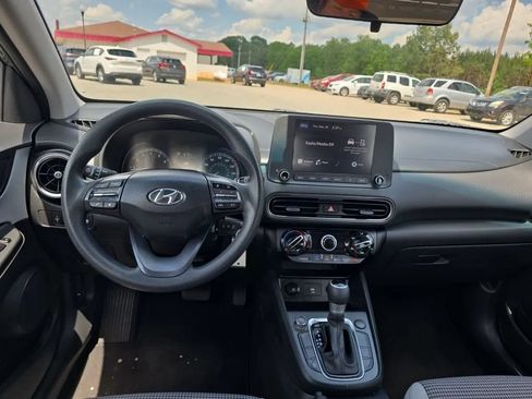 Used 2023 Hyundai Kona SE FWD image 12