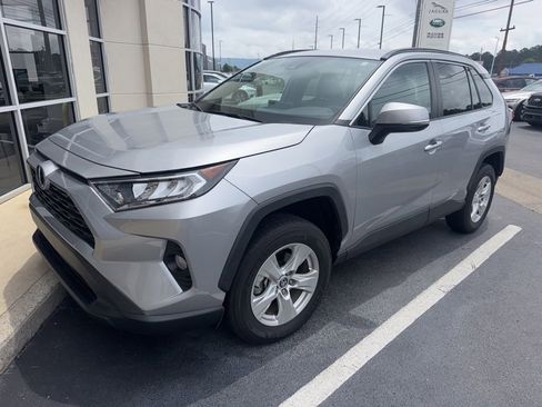 Used 2021 Toyota RAV4 XLE AWD/4WD image 1