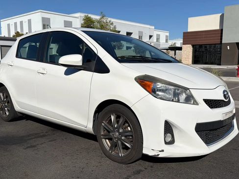Used 2012 Toyota Yaris SE FWD image 7