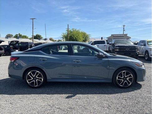 Used 2025 Nissan Sentra SR FWD image 4