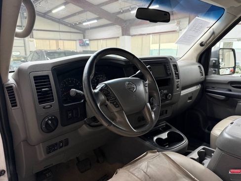 Used 2016 Nissan NV 3500 SL RWD image 15